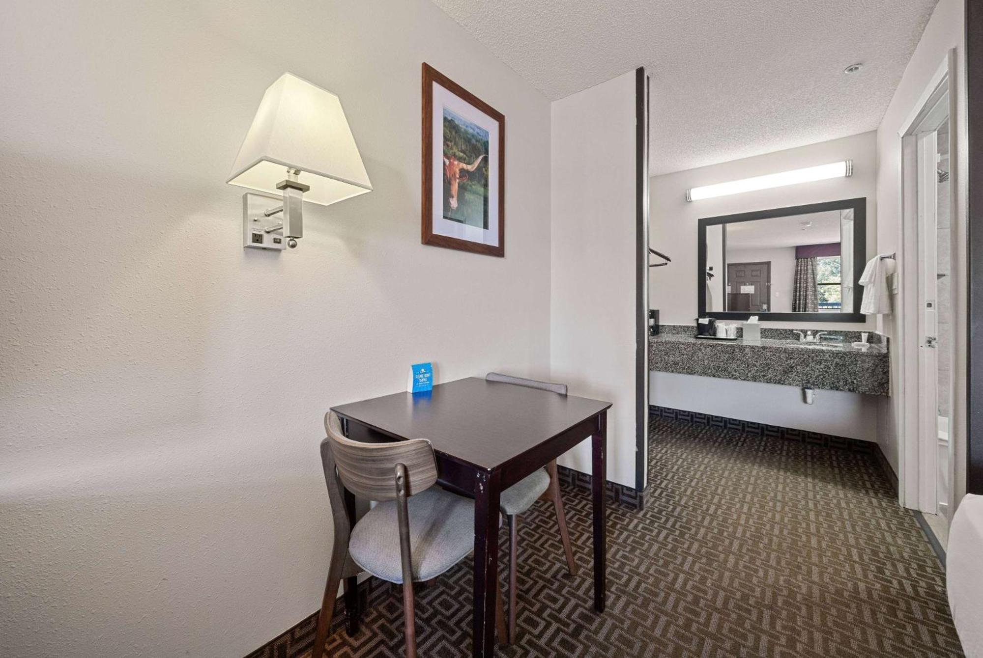 Days Inn By Wyndham Round Rock Kültér fotó