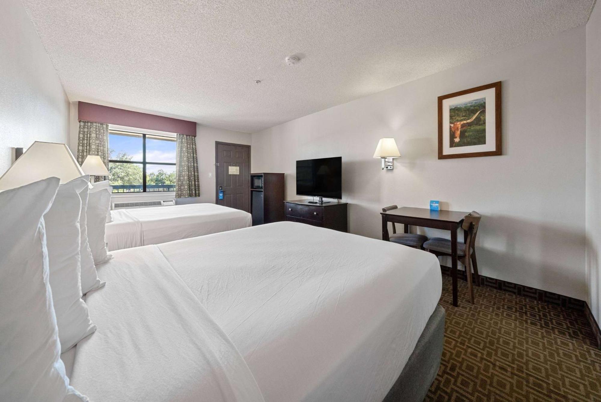 Days Inn By Wyndham Round Rock Kültér fotó