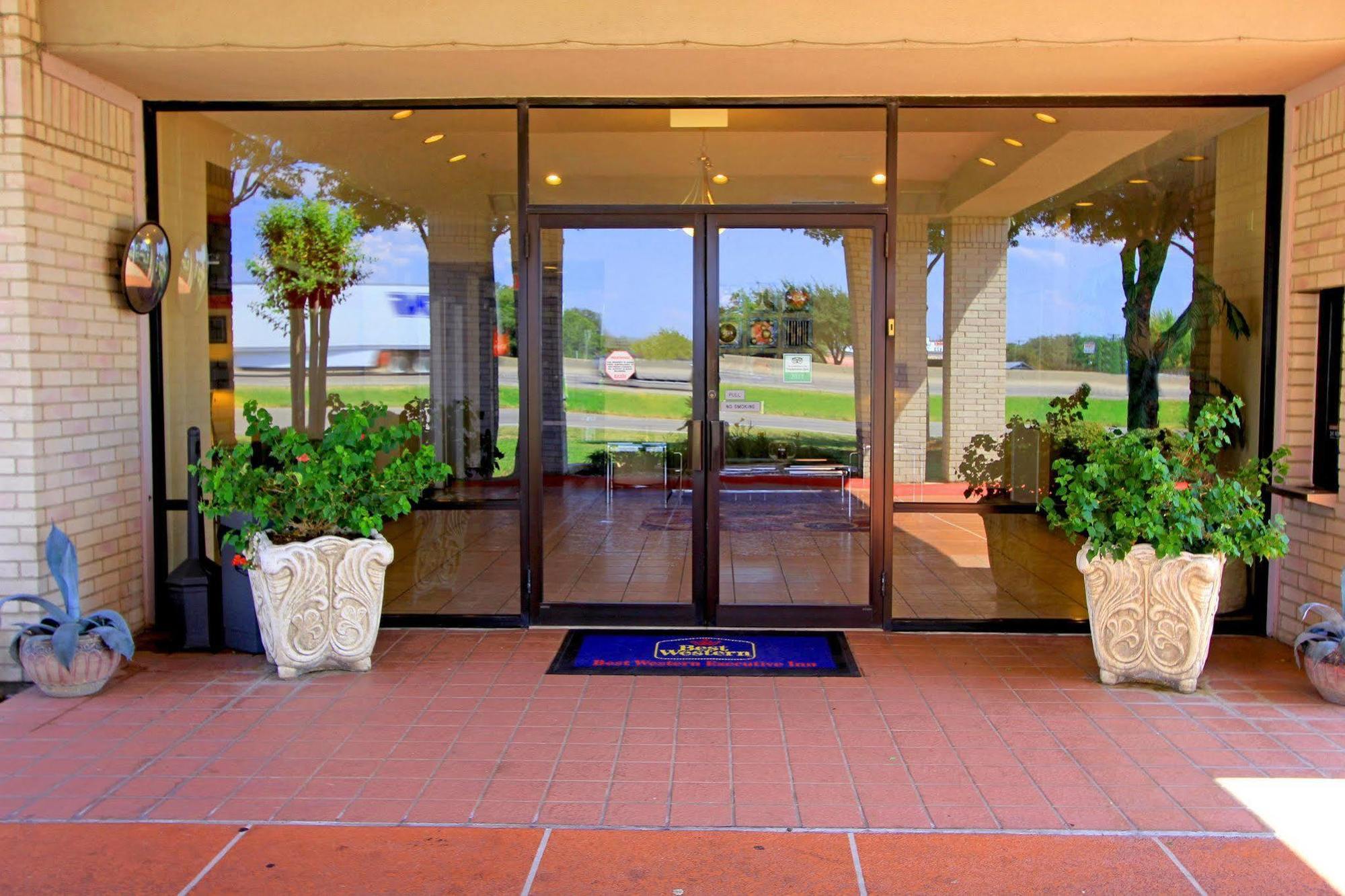 Days Inn By Wyndham Round Rock Kültér fotó
